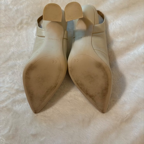 Vionic Slingback heels Size 10, Worn once!  Both Black and Beige - Picture 4 of 12